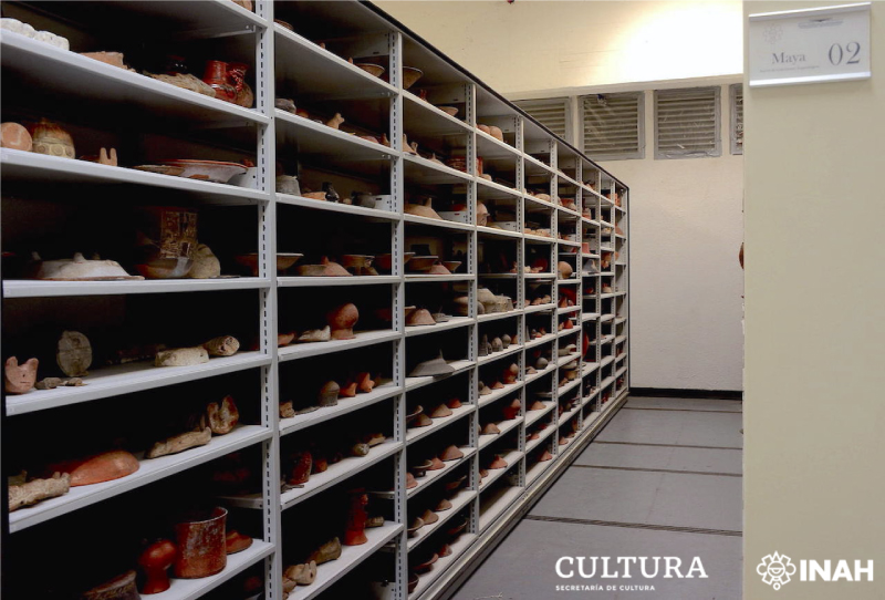 Prueban con éxito método para revertir deterioro en cerámica de la Colección Maya del MNA