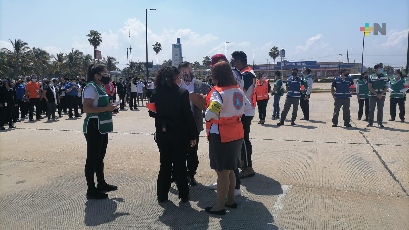 Realizan simulacro de sismo en centro comercial de Coatzacoalcos