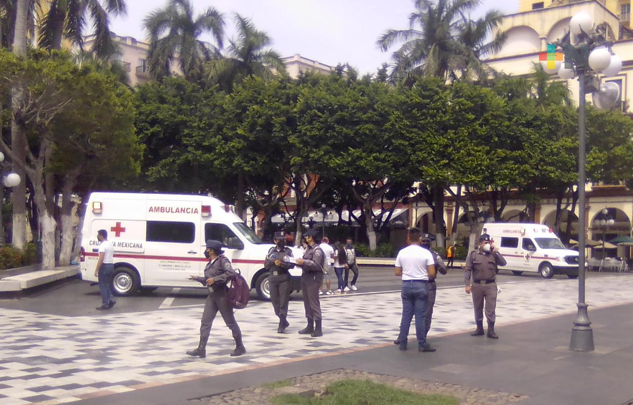En Zócalo de Veracruz realizan guardia para recordar a víctimas de terremoto