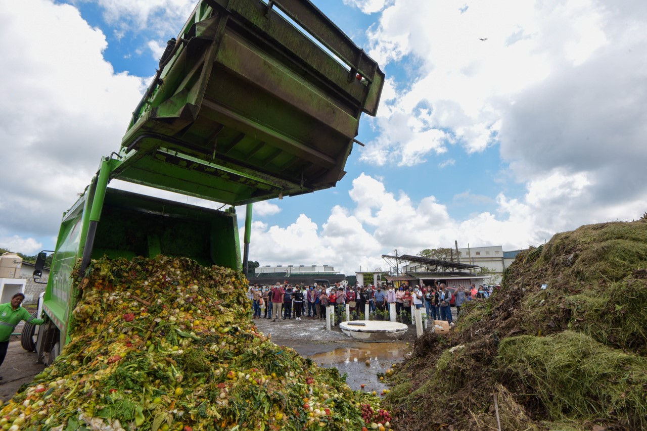 Comparte Xalapa buenas prácticas en materia de compostaje