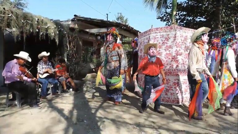 Tradiciones del norte y el sur de Veracruz, en Casas de la Cultura IVEC