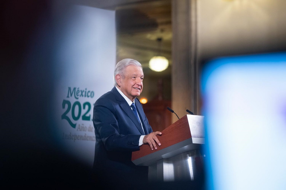 Reforma constitucional en materia eléctrica incluye transición a energías limpias: AMLO