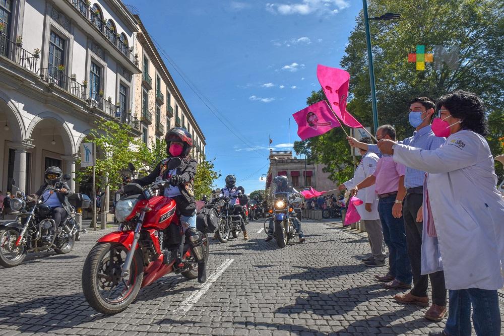 En Xalapa realizaron «Rodada Rosa» contra el cáncer de mama