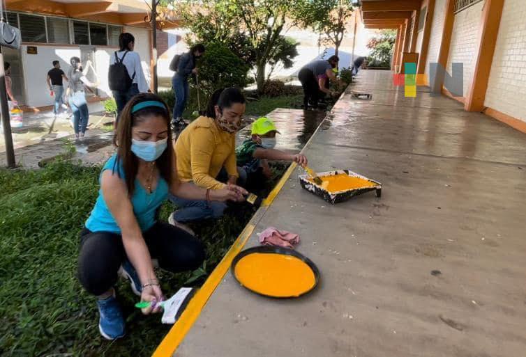 Gobernador destaca participación de servidores públicos en #TequioPorMiEscuela