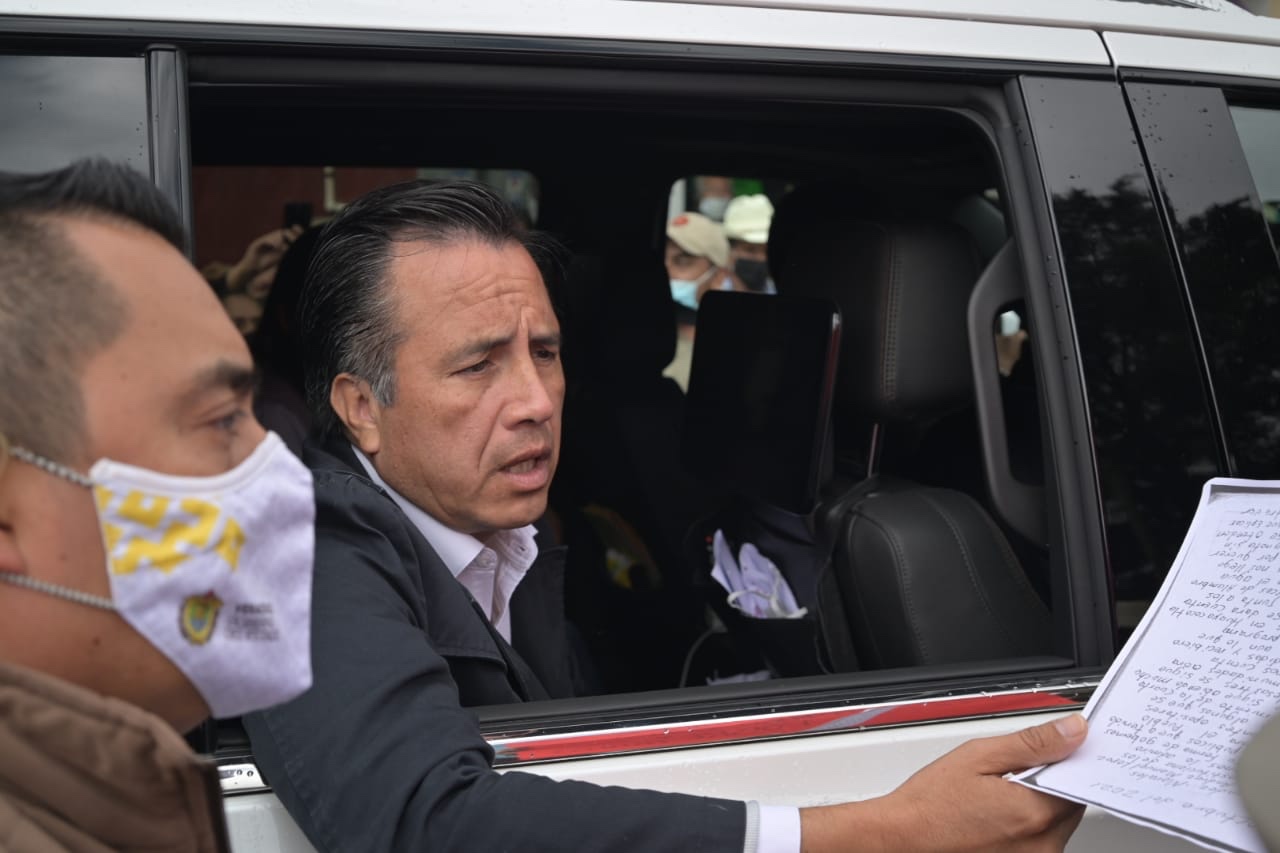 Gobernador Cuitláhuac García cercano a la población, señalan habitantes de Huayacocotla