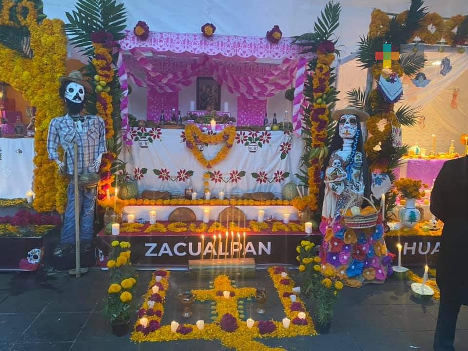 Realizan exposición de catrinas y altares en municipio de Zacualpan