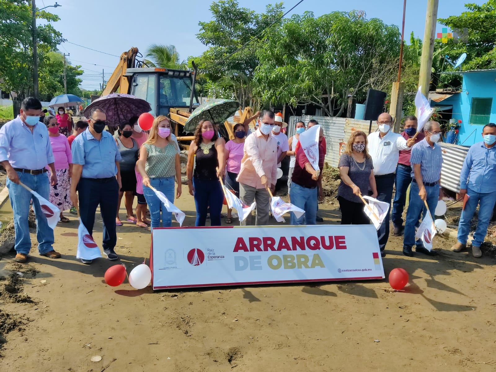 Con gran inversión inician pavimentación en colonia de Coatzacoalcos