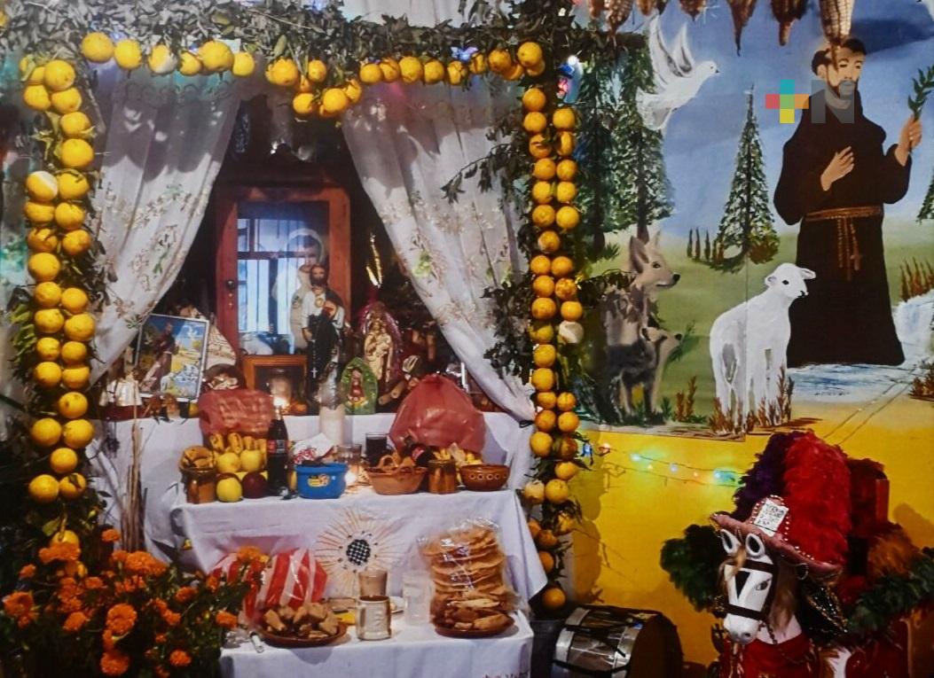 Presenta IVEC altar con sabor, aroma y colorido de Naolinco