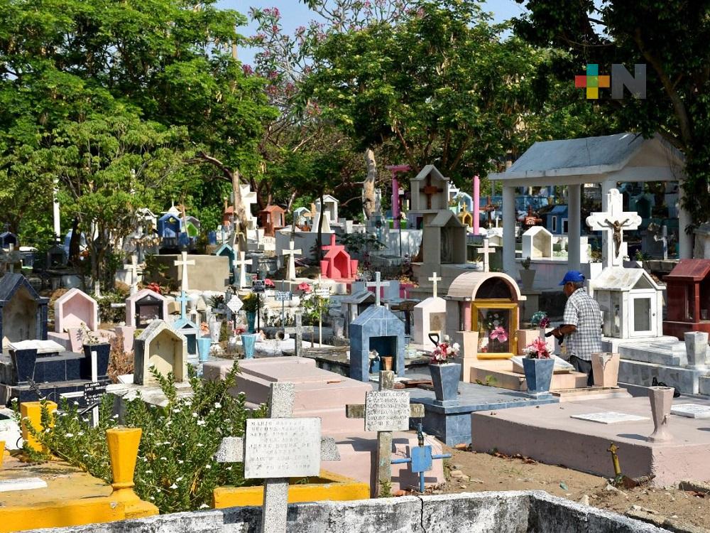 Ayuntamiento de Coatzacoalcos buscará regularizar predios en panteones municipales