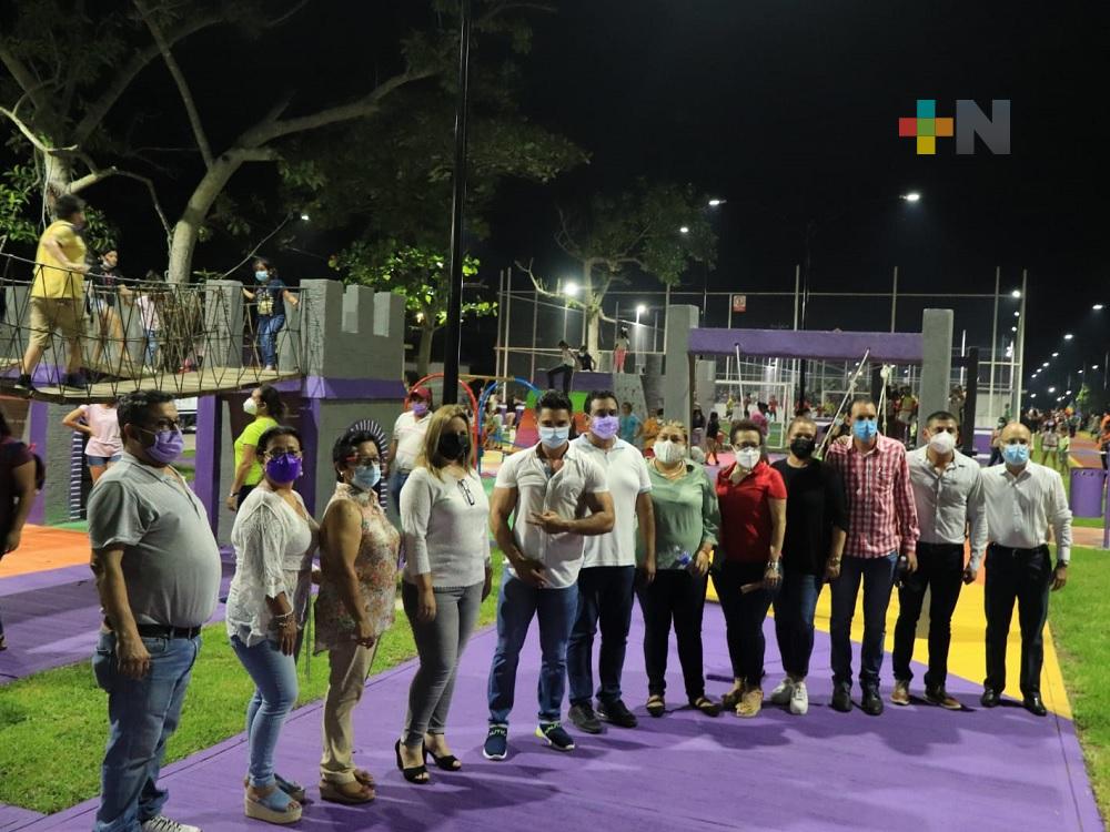 Con una inversión de más de tres mdp, alcalde de Tlacotlalpan inauguró unidad deportiva