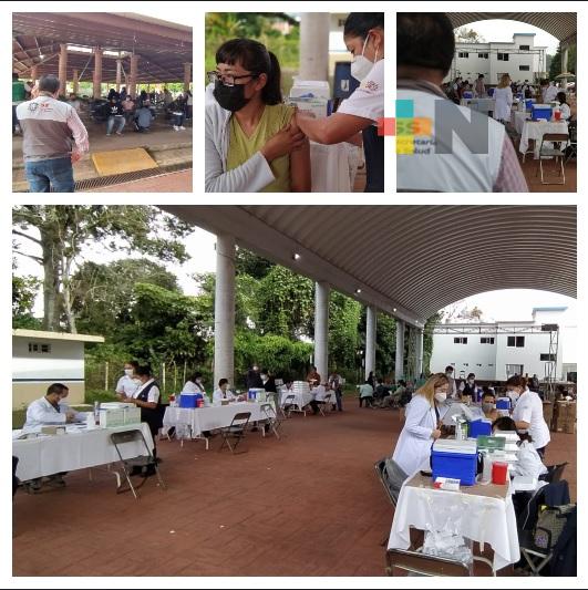 Continúa vacunación anticovid en municipio de Banderilla