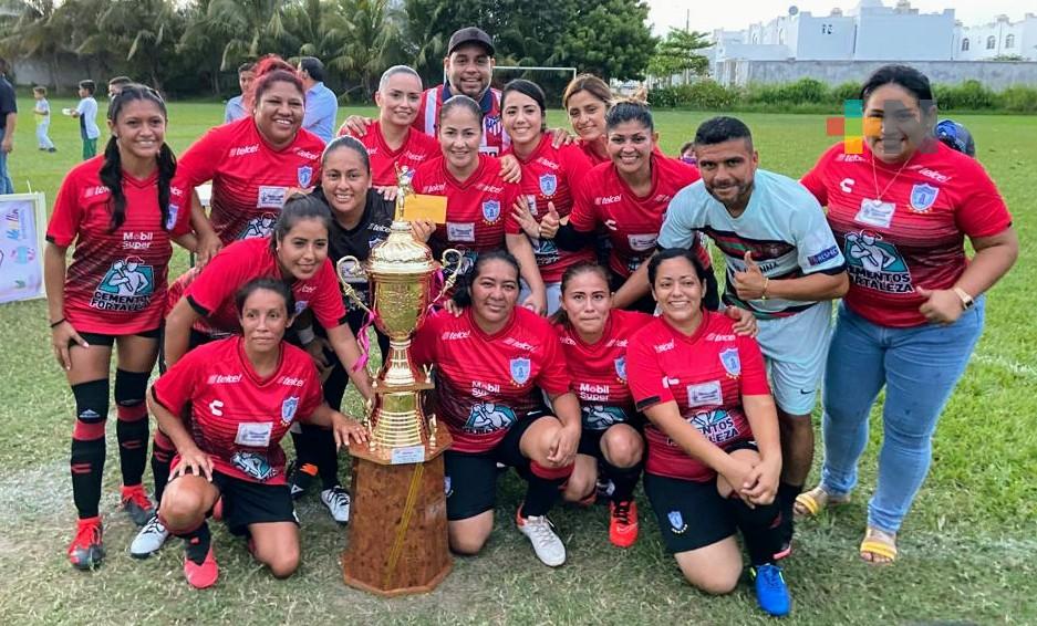 Pachuca FC, campeón del primer Torneo «Moms Soccer League»