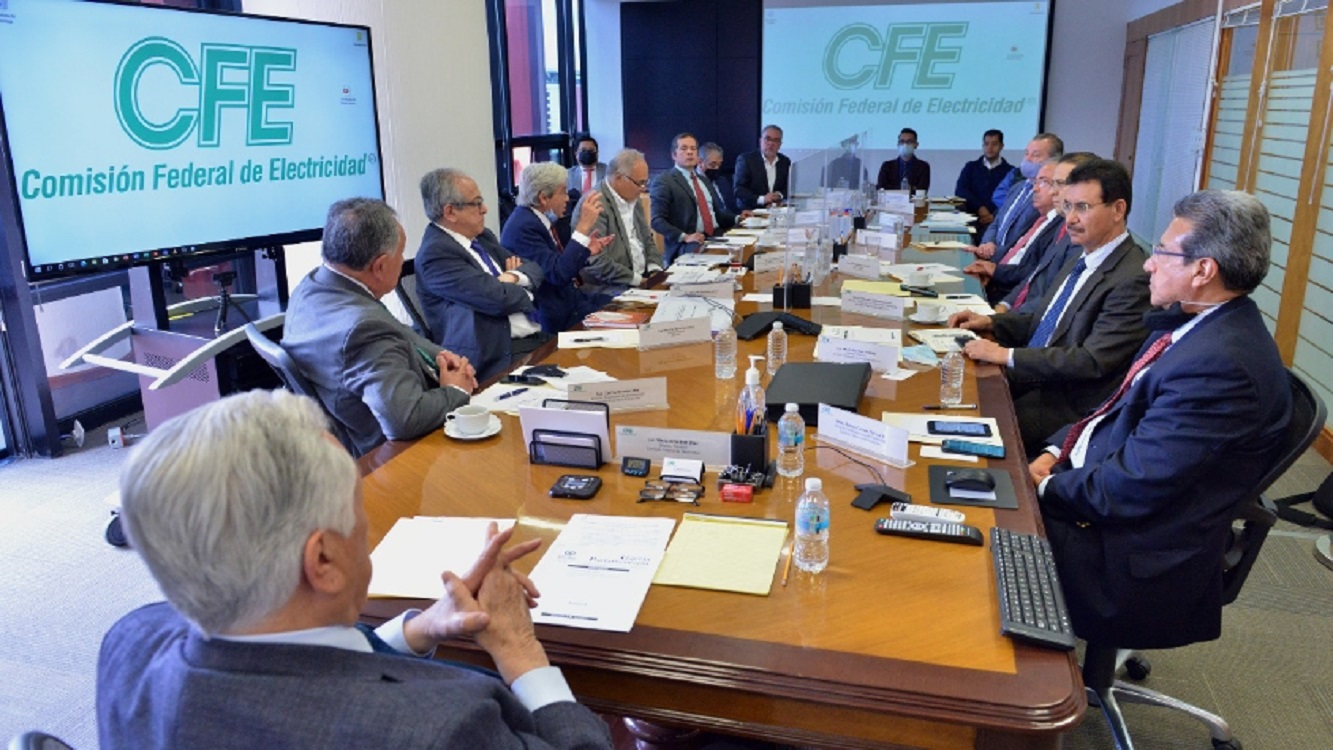 Manuel Bartlet y directivos de CFE se reunieron para cerrar filas a favor de reforma eléctrica