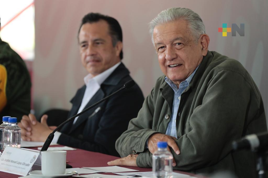 Atiende llamado para damnificados el presidente de México desde Huayacocotla