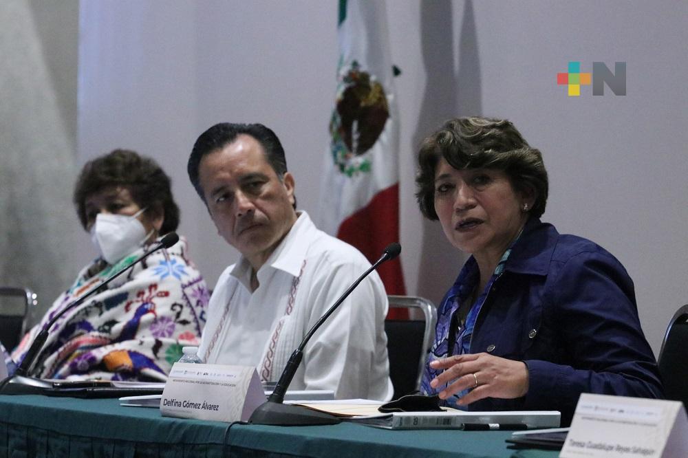 En Veracruz, Delfina Gómez encabezó la Reunión de Organización del Movimiento Nacional por la Alfabetización