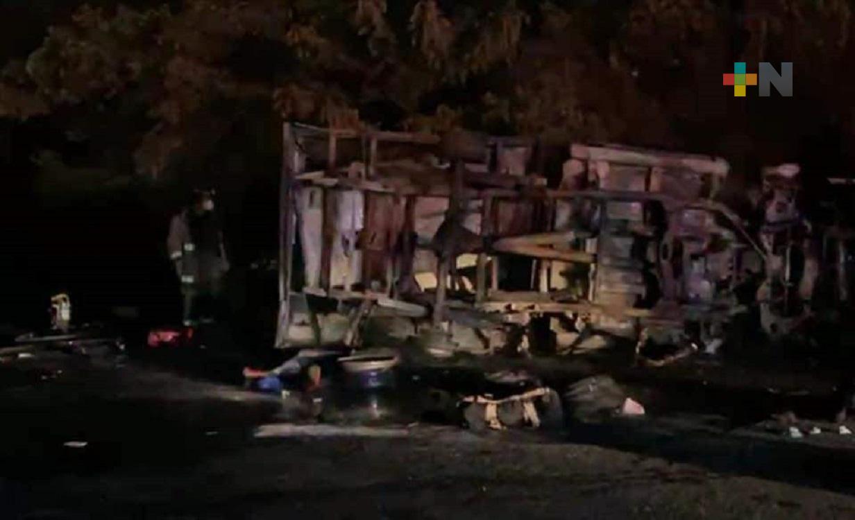 Accidente vehicular en el sur de Veracruz dejó migrantes lesionados y fallecidos