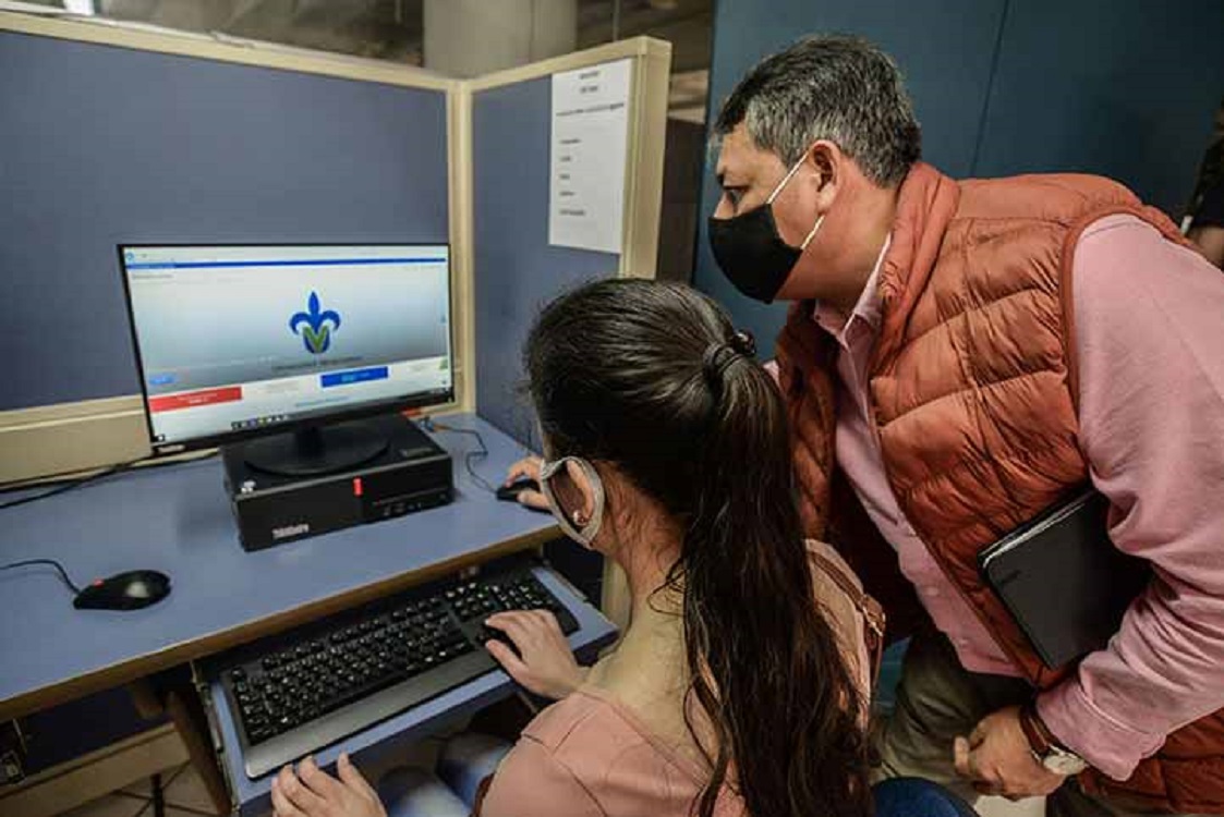 USBI instaló impresora braille para estudiantes y usuarios en general