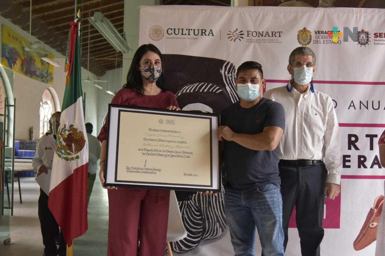 Reconoce Premio Artesanal Veracruz 2021 al artesano Virgilio Gerardo Herbert Cruz, originario de Tempoal