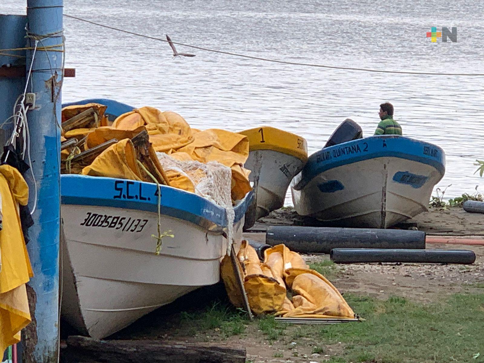 Pescadores del sur cambian giro de sus embarcaciones
