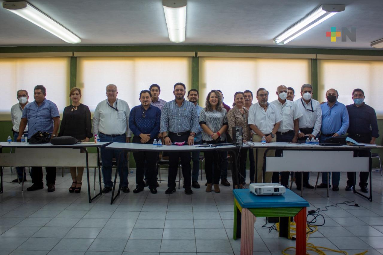 Se reúne diputado federal con alcaldes electos de su distrito y  titulares de  Conagua