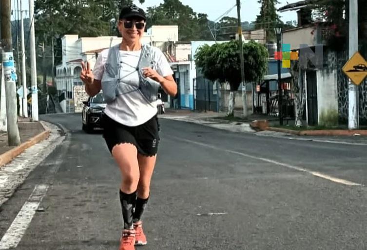 Zoila Hernández homenajea a su mamá, corriendo desde Xalapa a Yecuatla