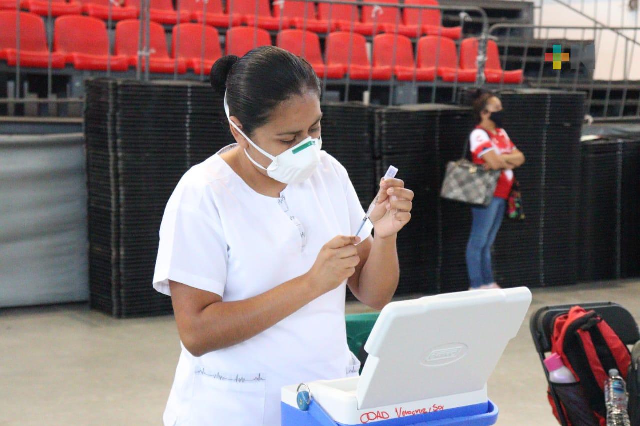 Durante primer día, vacunan a mil 857 menores con comorbilidades en Veracruz