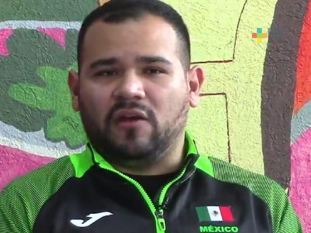 SEV reconoce al paralímpico xalapeño Diego López