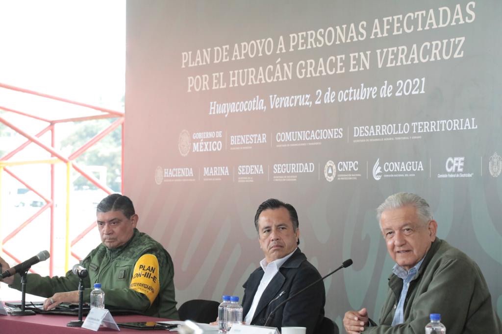 Presidente López Obrador propone creación de comités para construir carreteras en la Huasteca Baja