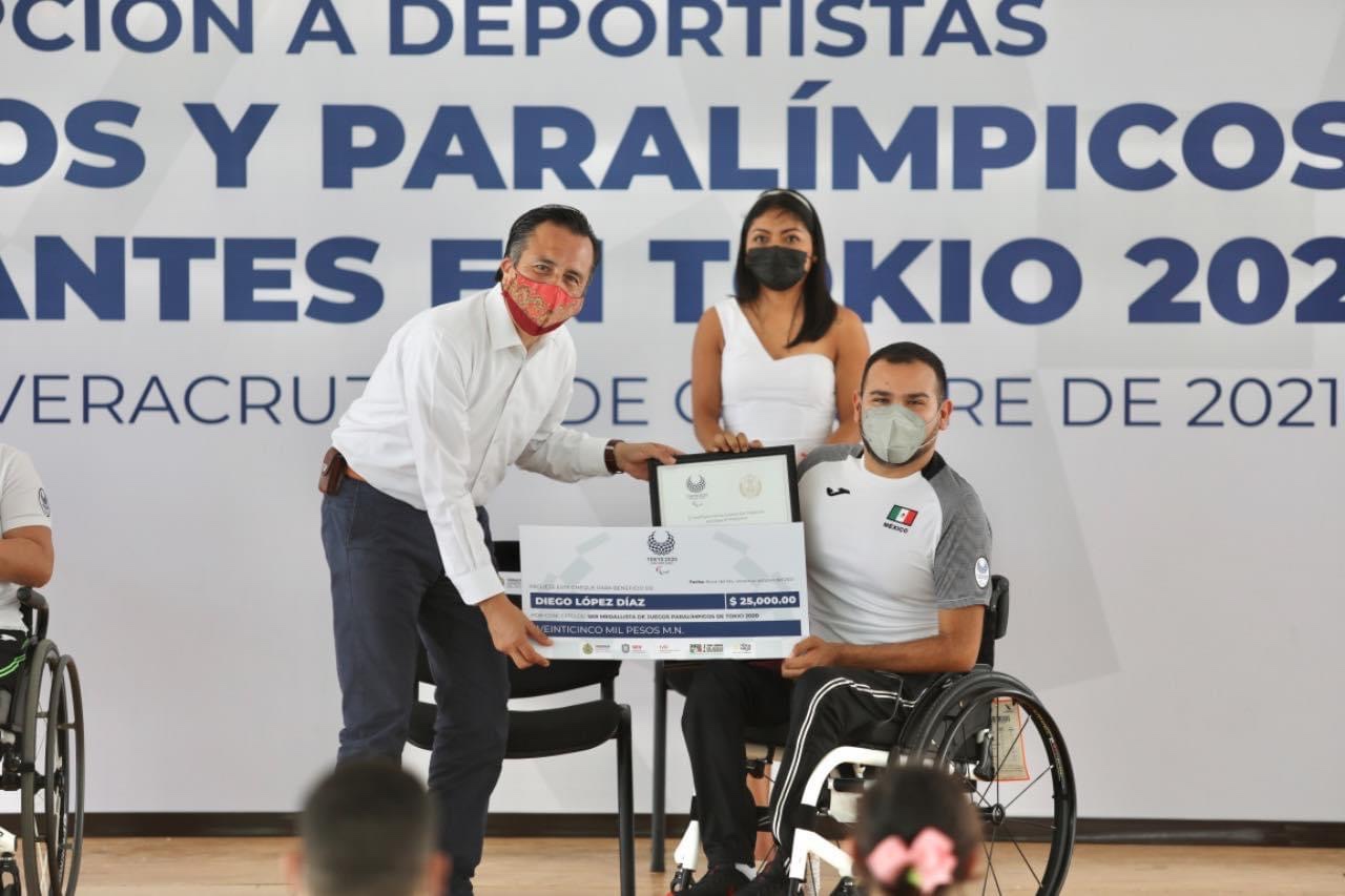 Cuitláhuac García reconoce a deportistas olímpicos y paralímpicos veracruzanos