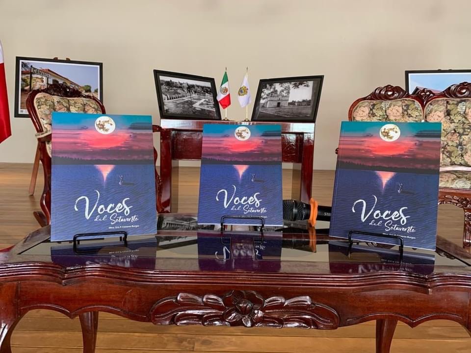 Secretario de Gobierno, Eric Cisneros presentó su libro “Voces del Sotavento”, en Otatitlán