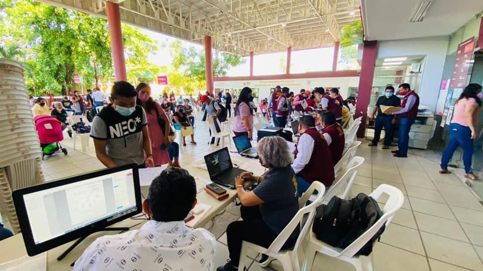 Segob con la brigada itinerante para trámites civiles atendió a cerca de mil personas en Poza Rica: Eric Cisneros