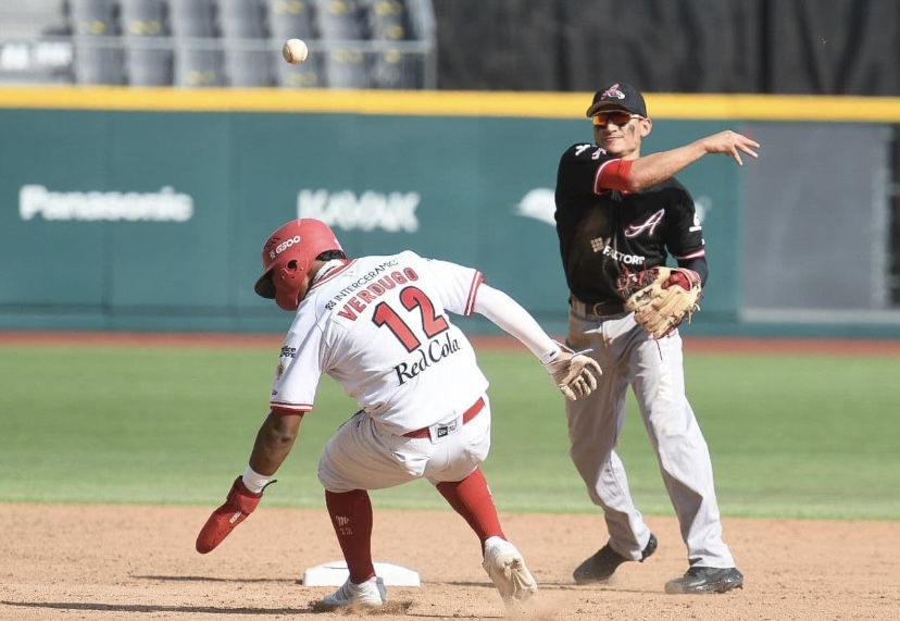 Diablos Rojos vencieron al Águila-Leones y evitaron la barrida