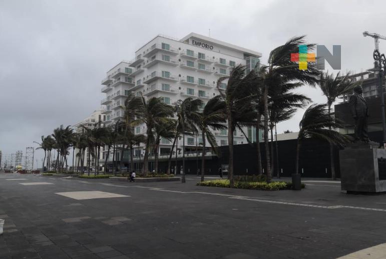 En Veracruz dominará surada; lluvias y tormentas por la tarde en montaña