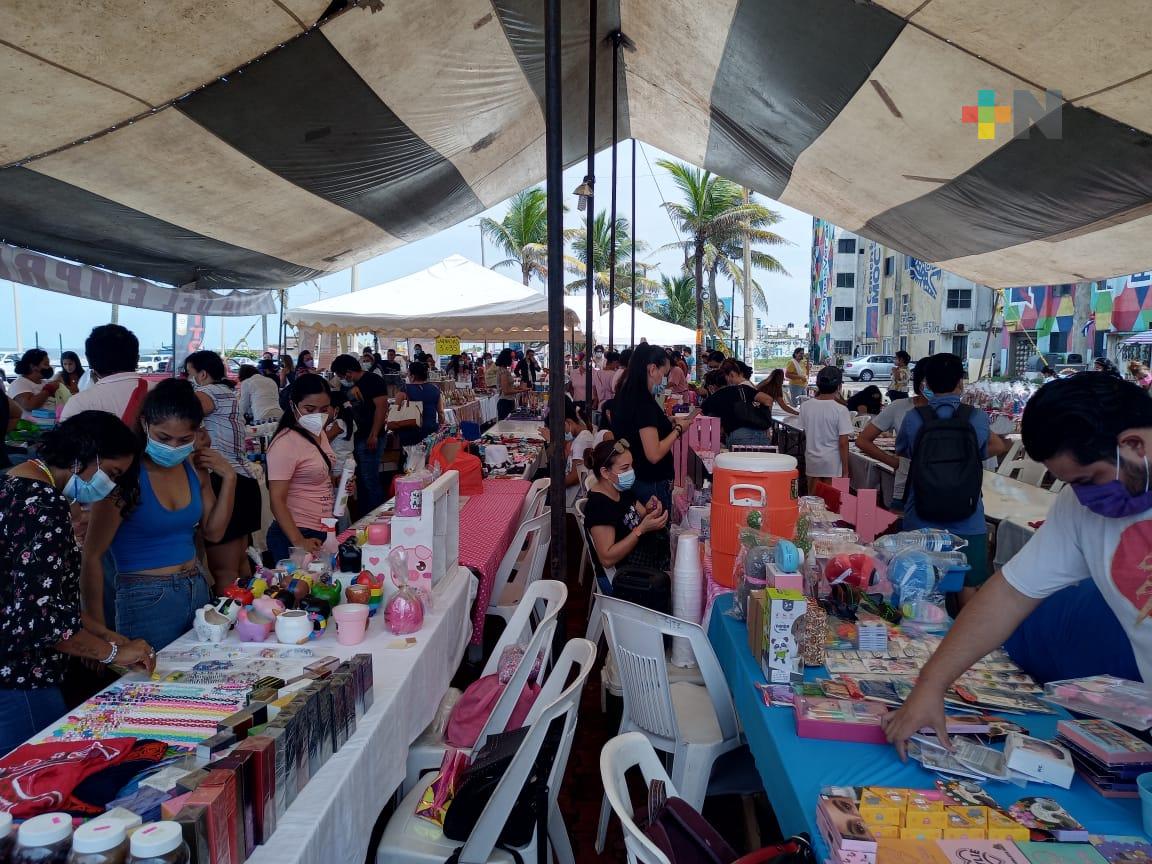 Emprendedores de Coatzacoalcos retomaron las exposiciones para ofrecer sus productos