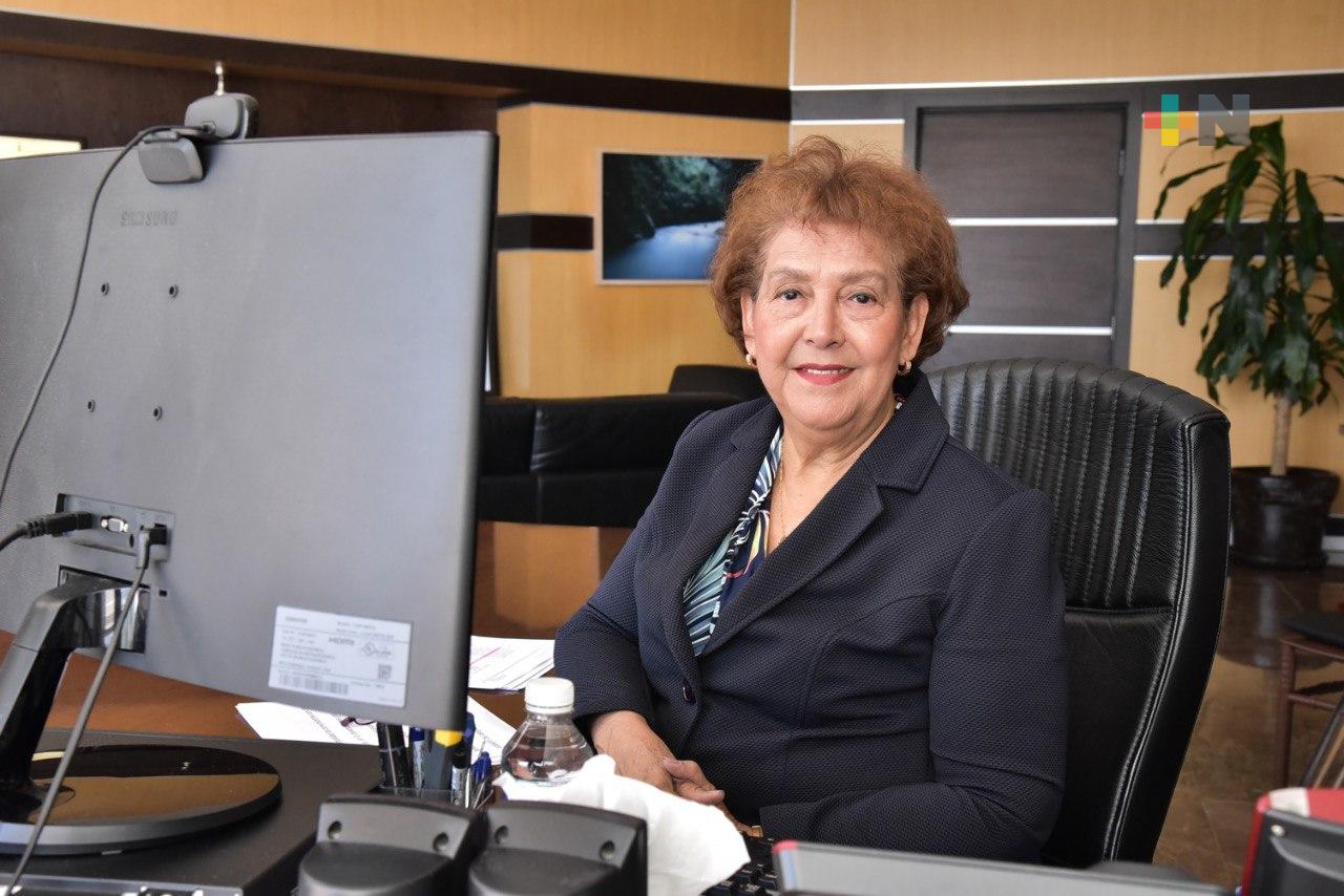 Participa presidenta del PJEV en jornada de lucha contra el cáncer de mama