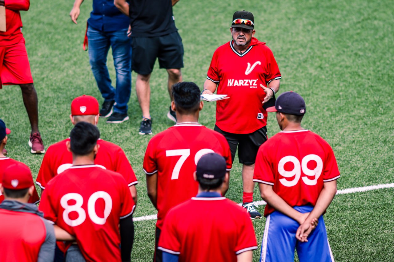 Diez peloteros veracruzanos en el roster inicial de El Águila-Leones