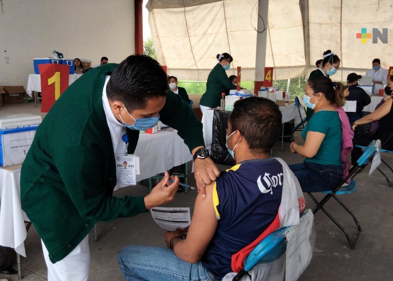 Aplican segunda dosis de AstraZeneca en municipio de Emiliano Zapata