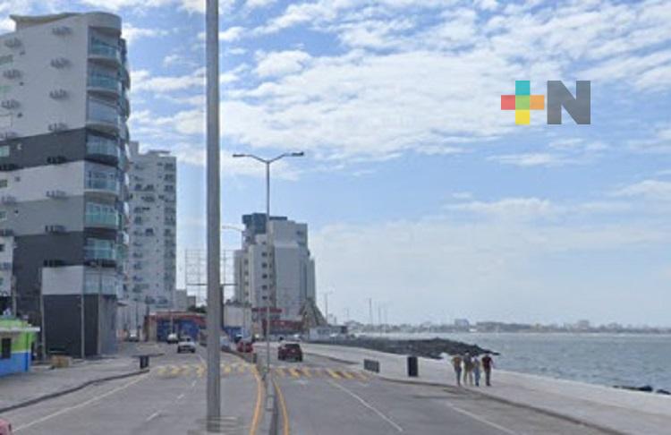 Encuentran féretro con restos de bebé en bulevar de Boca del Río