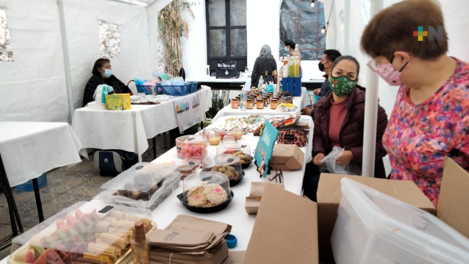 Realizan Bazar con Causa en Xalapa en beneficio de joven con padecimiento renal