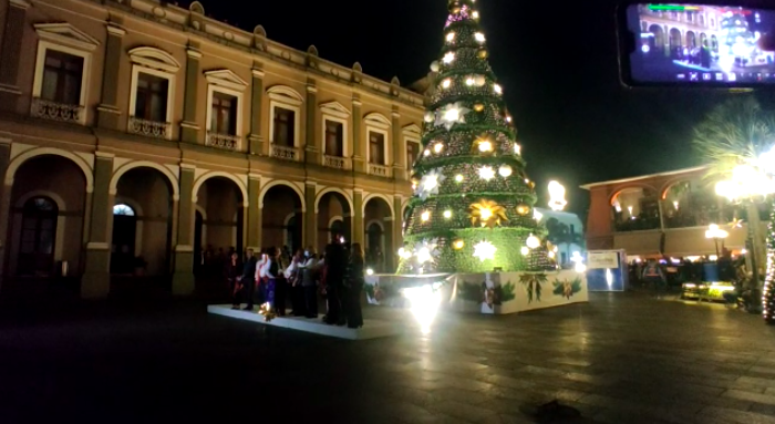 En Córdoba, Gobernador enciende el árbol y presencia el Festival Orgullo Navideño 2021