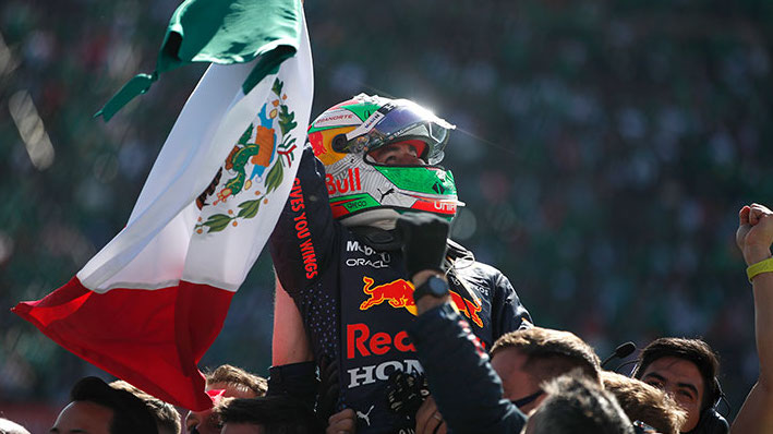Checo Pérez sube al podio en el Formula 1 Gran Premio de la Ciudad de México 2021
