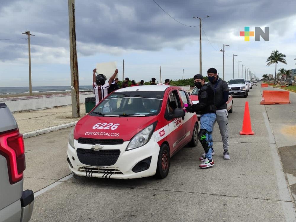 Compañeros de trabajo realizan colecta en apoyo de repartidora accidentada