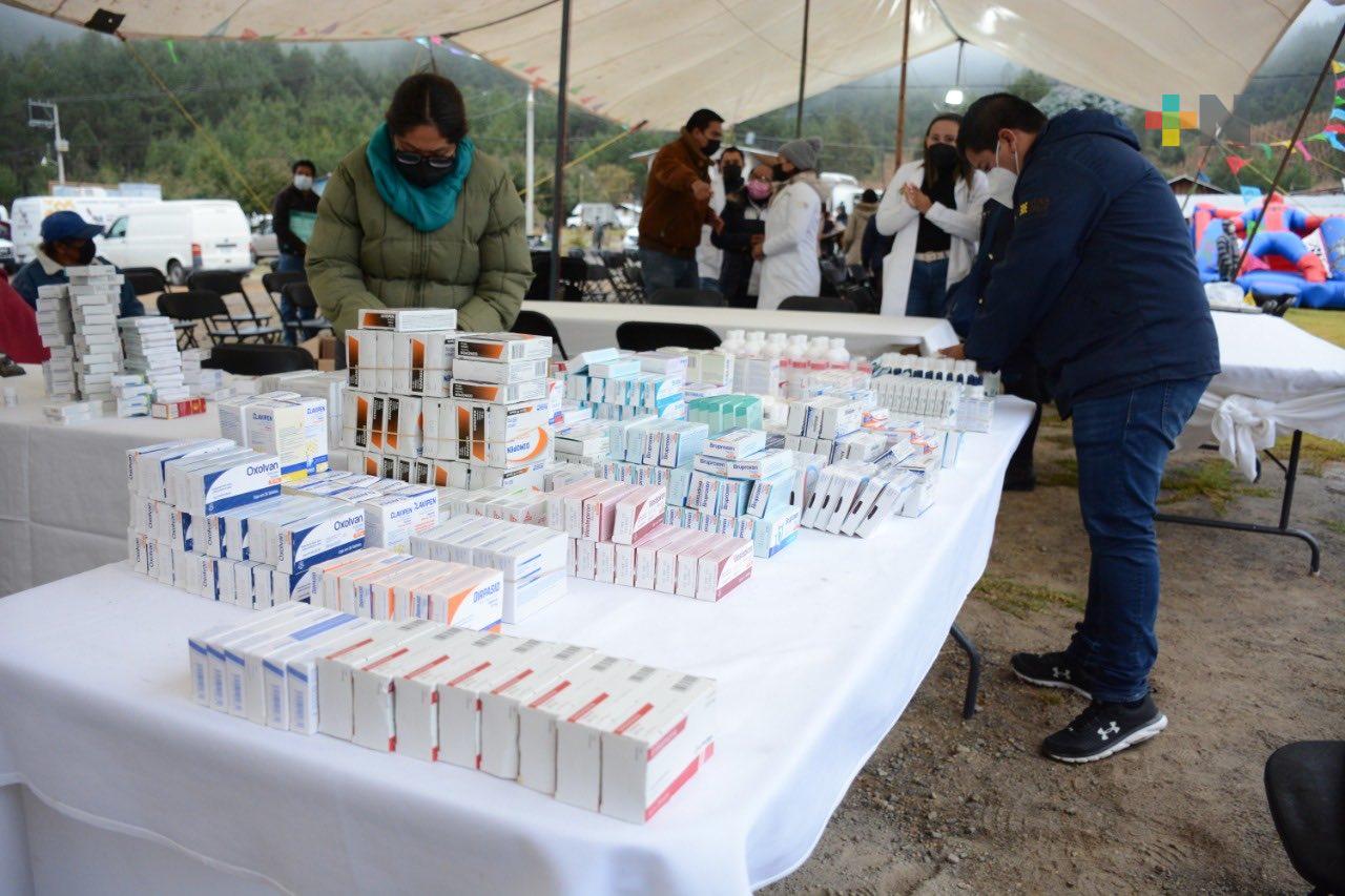 Feria de la Salud atiende y sensibiliza a población desinformada sobre vacuna anti-covid: Gobernador