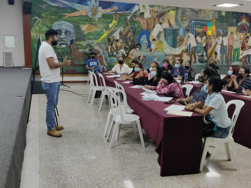 IMM Coatzacoalcos impulsa taller de electricidad para mujeres