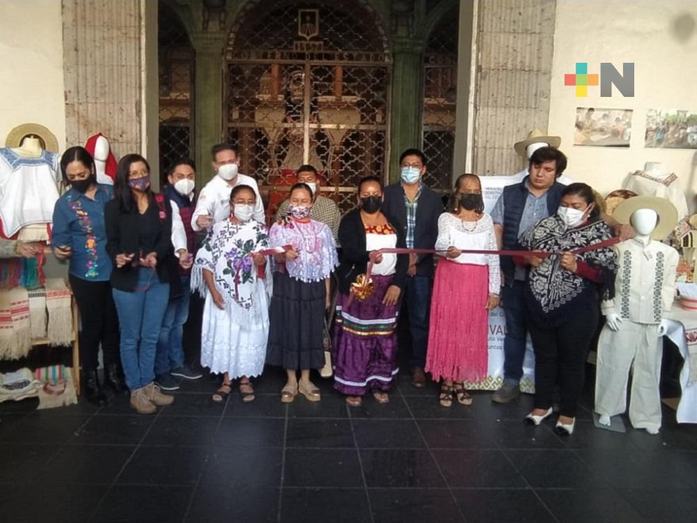 Inauguran Expo Venta de Arte Popular Indígena “Xochitekitl” en Xalapa