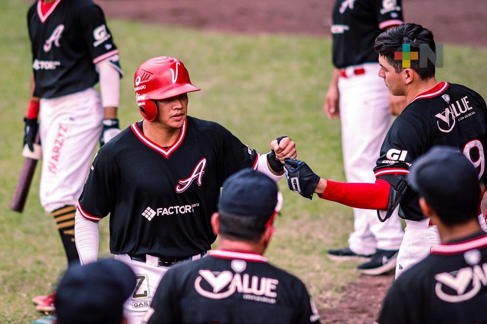 El Águila-Leones asegura serie en Xalapa