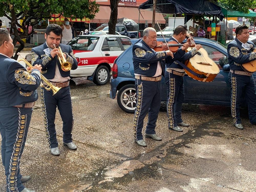 Mariachi Puerto México de Coatzacoalcos vuelven a sus presentaciones