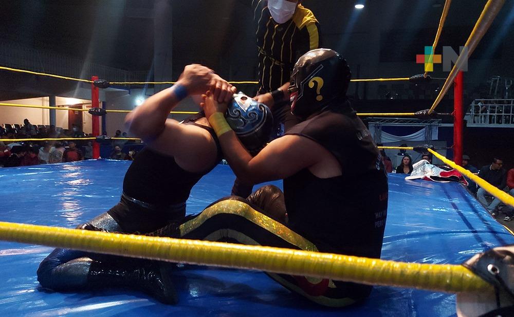 Rey Infierno y Demus se dieron con todo en la Arena Xalapa