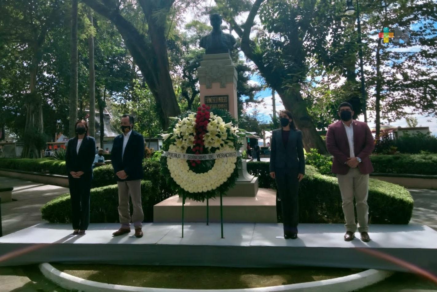 Gobernador montó Guardia de Honor a Francisco I. Madero, en Xalapa