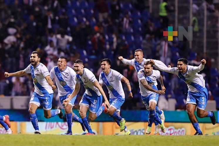 ¡En penales! Puebla eliminó a las Chivas